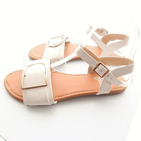 Bobbie Brooks Shoes - NWT BOBBIE BROOKS WHITE BUCKLE SANDALS SIZE 8